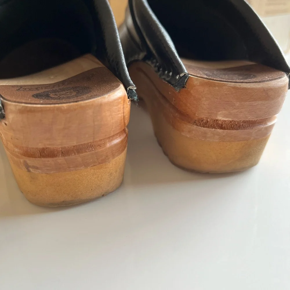 Handcrafted Women's Black Leather Clogs - Picture 9 of 14